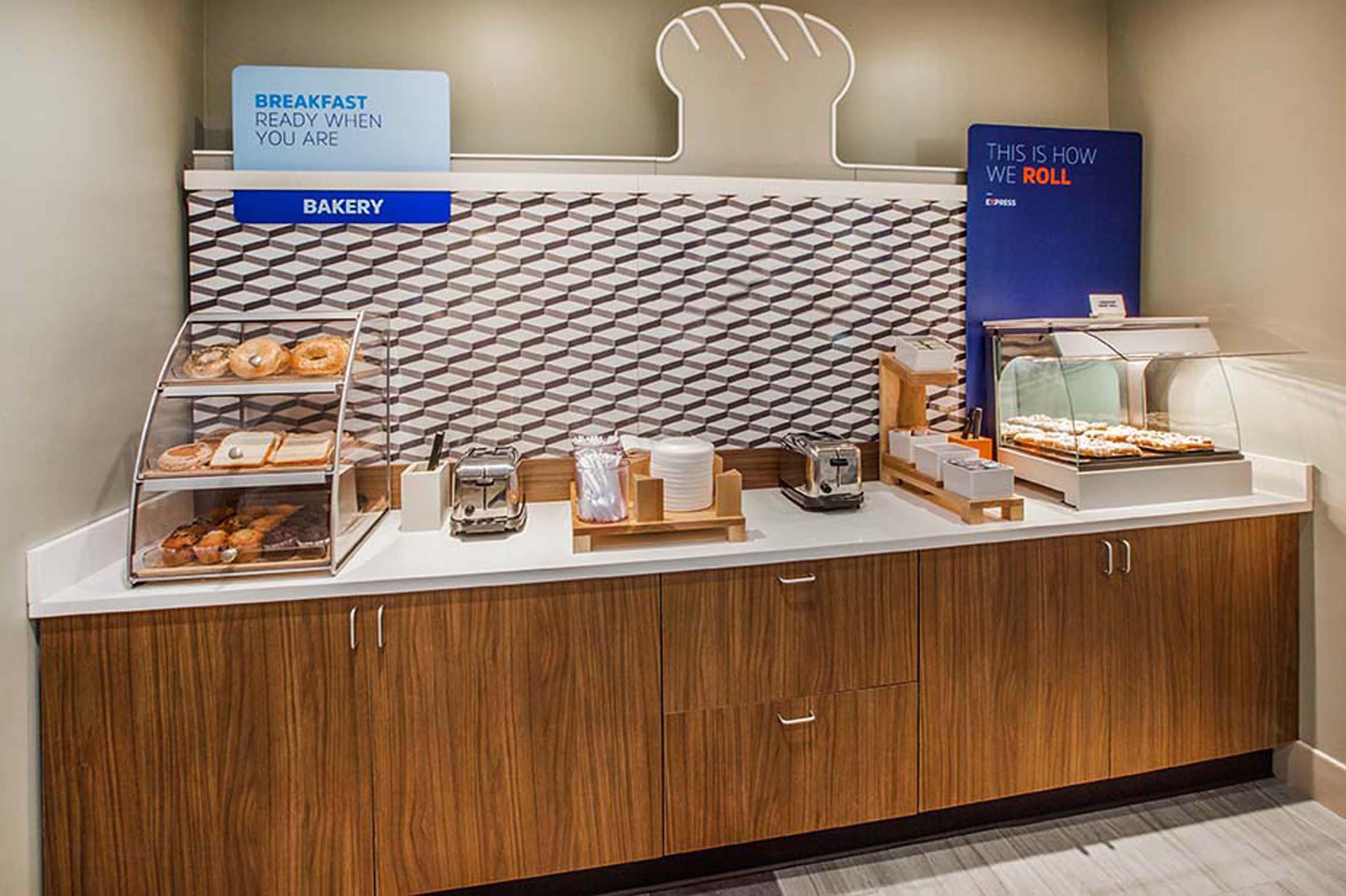 Holiday Inn Express & Suites - Portland Airport - Cascade Stn By Ihg Buitenkant foto