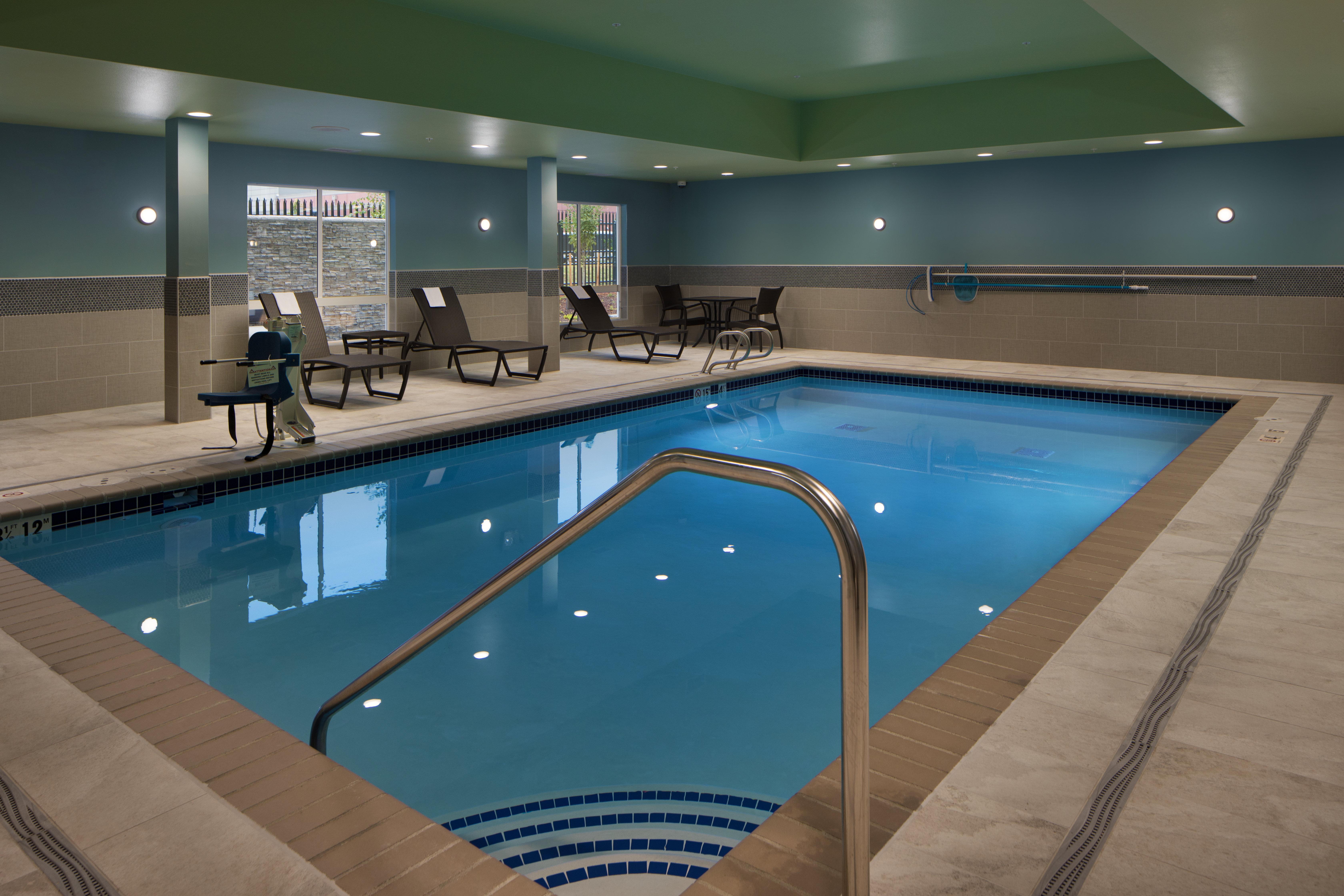 Holiday Inn Express & Suites - Portland Airport - Cascade Stn By Ihg Buitenkant foto