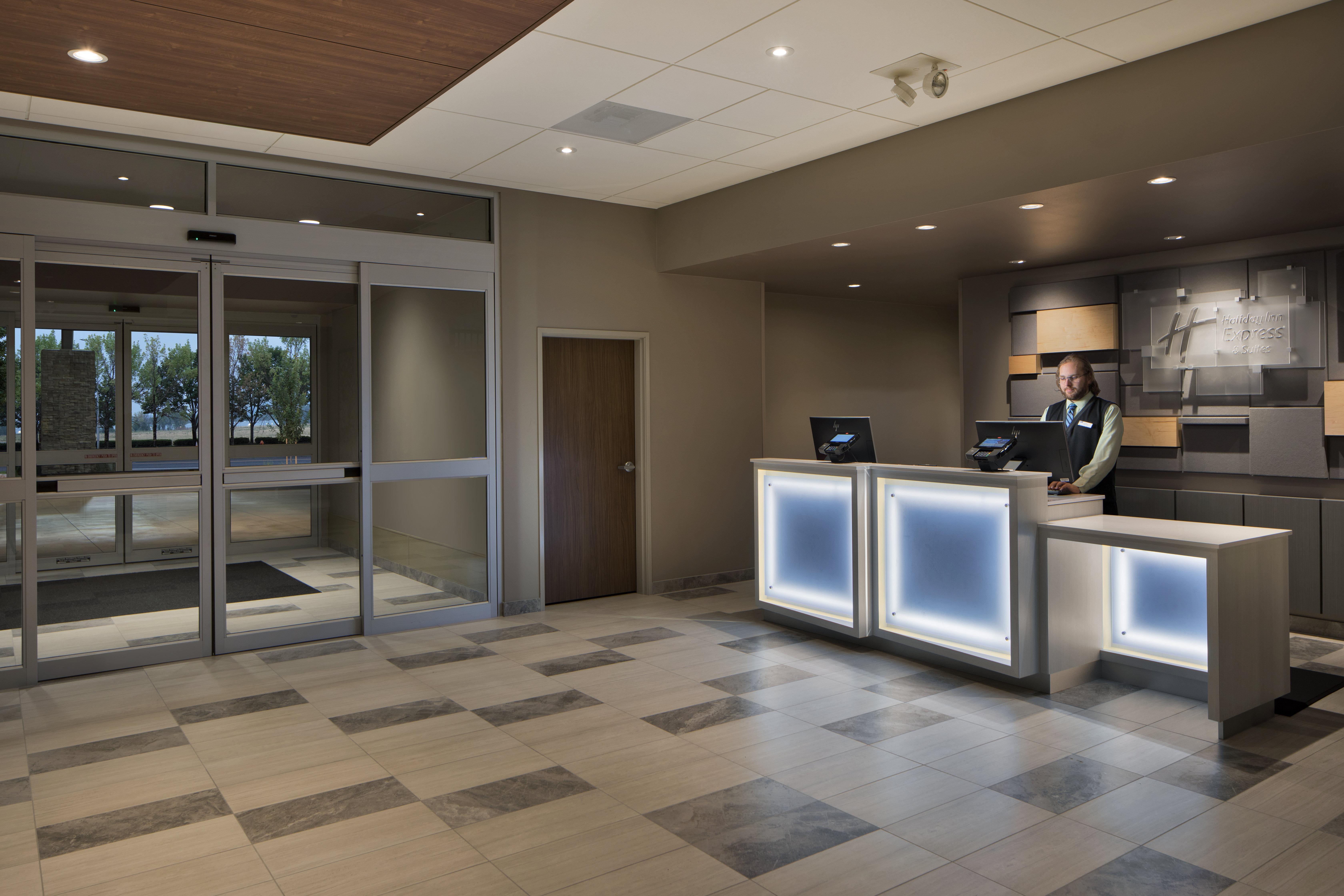 Holiday Inn Express & Suites - Portland Airport - Cascade Stn By Ihg Buitenkant foto